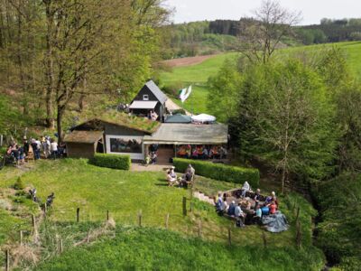 Drohnenaufnahmen vom Gelände der SGV-Hütte mit Impressionen vom 1. Maifest