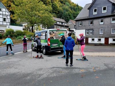 Langlaufskaterinnen machen sich auf zum Training