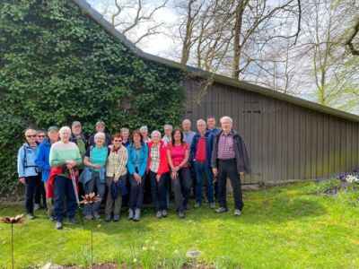 Auf dem Foto ist die gesamte Wandergruppe zu sehen.