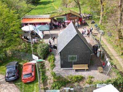 Drohnenaufnahmen vom Gelände der SGV-Hütte mit Impressionen vom 1. Maifest